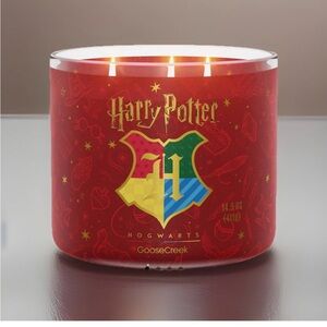 Goose Creek 3-Wick Candle- Harry Potter- Hogwarts (14.5 oz)